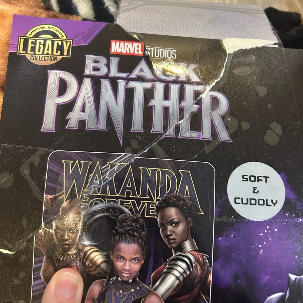 Marvel Studios Black Panther Silky Soft Throw - new!